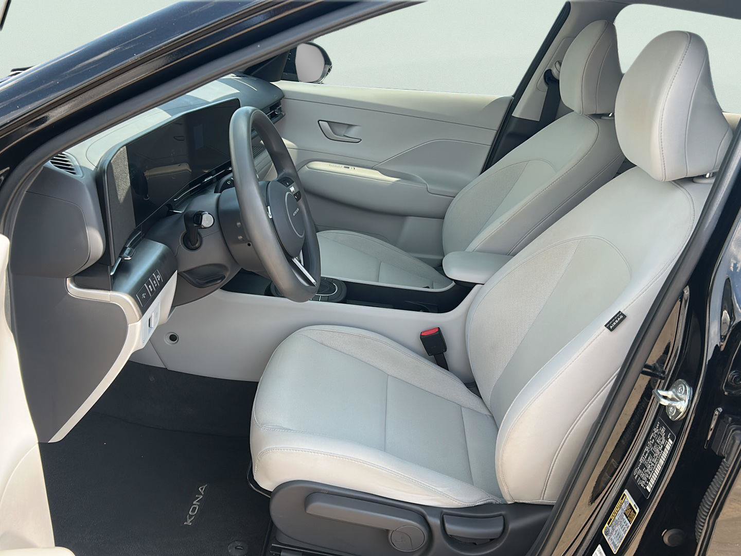 Used 2024 Hyundai Kona SE FWD image 7