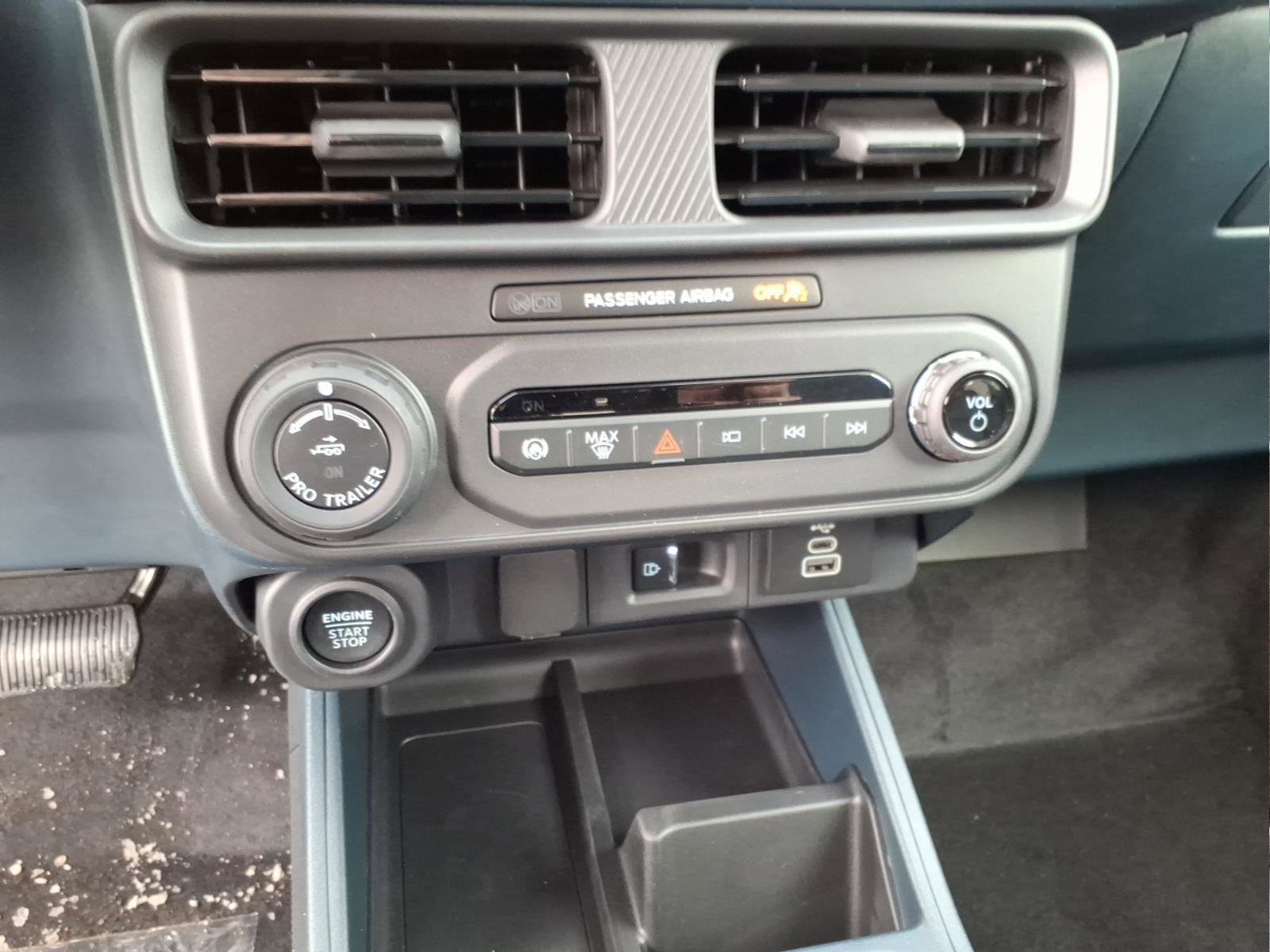 New 2026 Ford Maverick Lariat w/ Black Appearance Package image 12