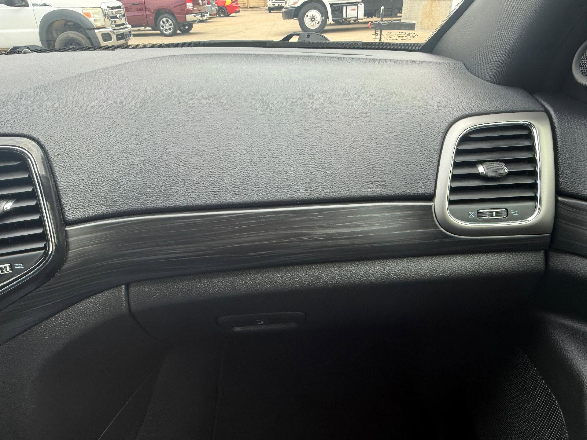 Used 2022 Jeep Grand Cherokee Laredo X image 29