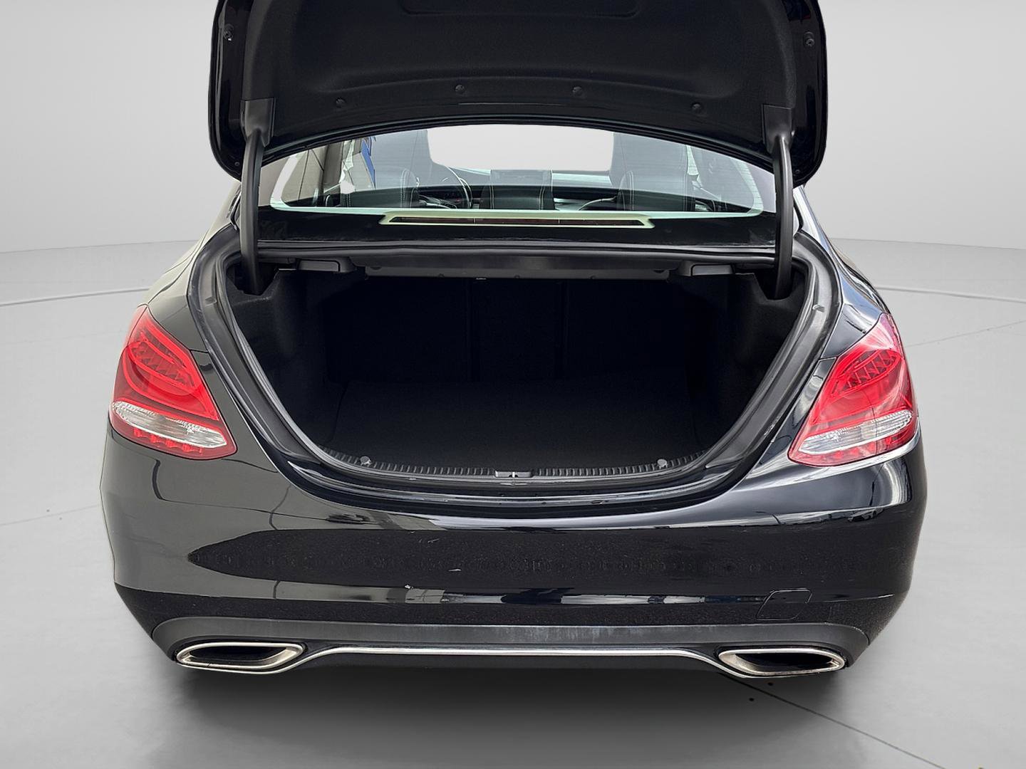 Used 2017 Mercedes-Benz C 300 4MATIC image 5