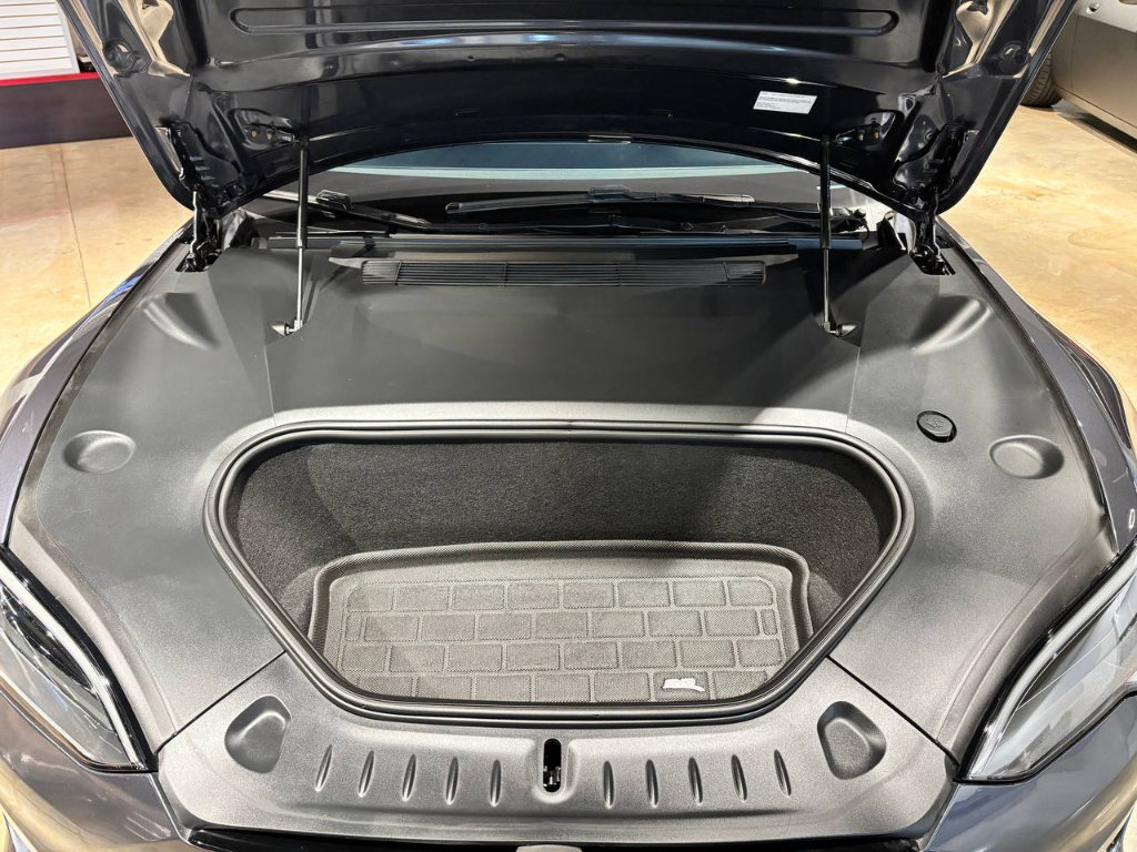 Used 2023 Tesla Model S Plaid image 4