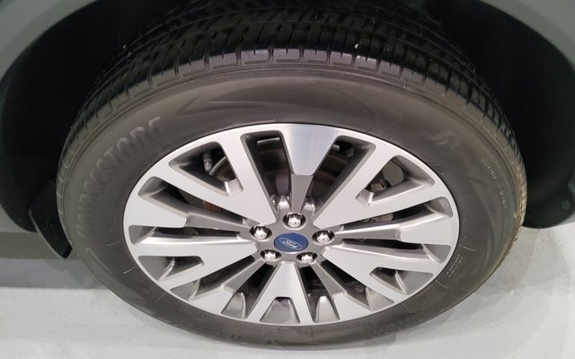 Used 2022 Ford Escape Titanium w/ Class II Trailer Tow Package image 45