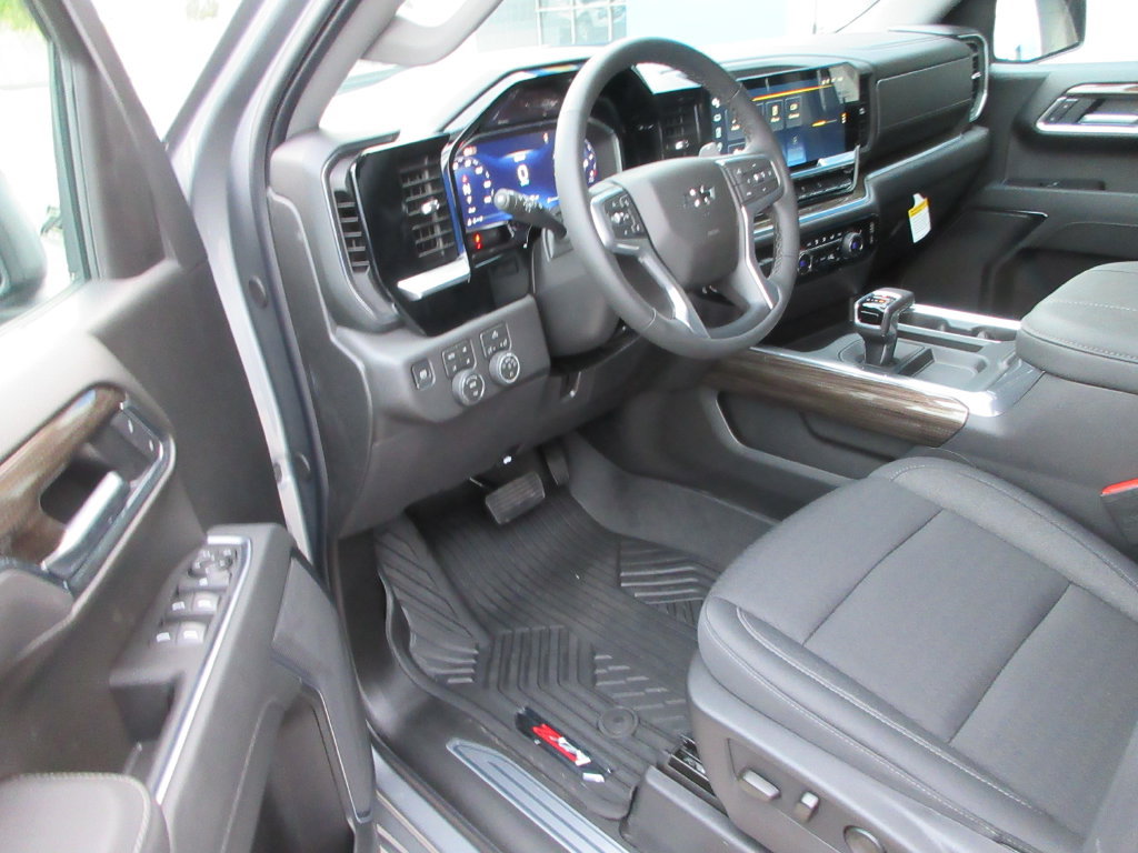 New 2026 Chevrolet Silverado 1500 LT Trail Boss w/ Dark Appearance Package AWD/4WD image 16