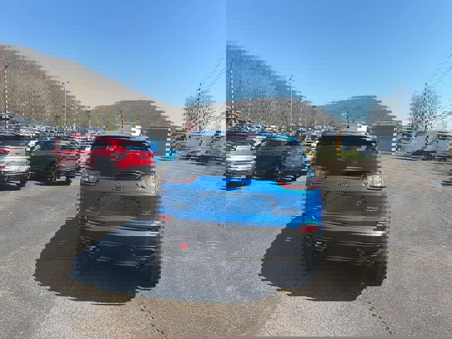 Used 2019 Jeep Cherokee Trailhawk image 6