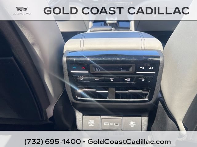 Used 2024 Acura MDX SH-AWD w/ Advance Package image 9