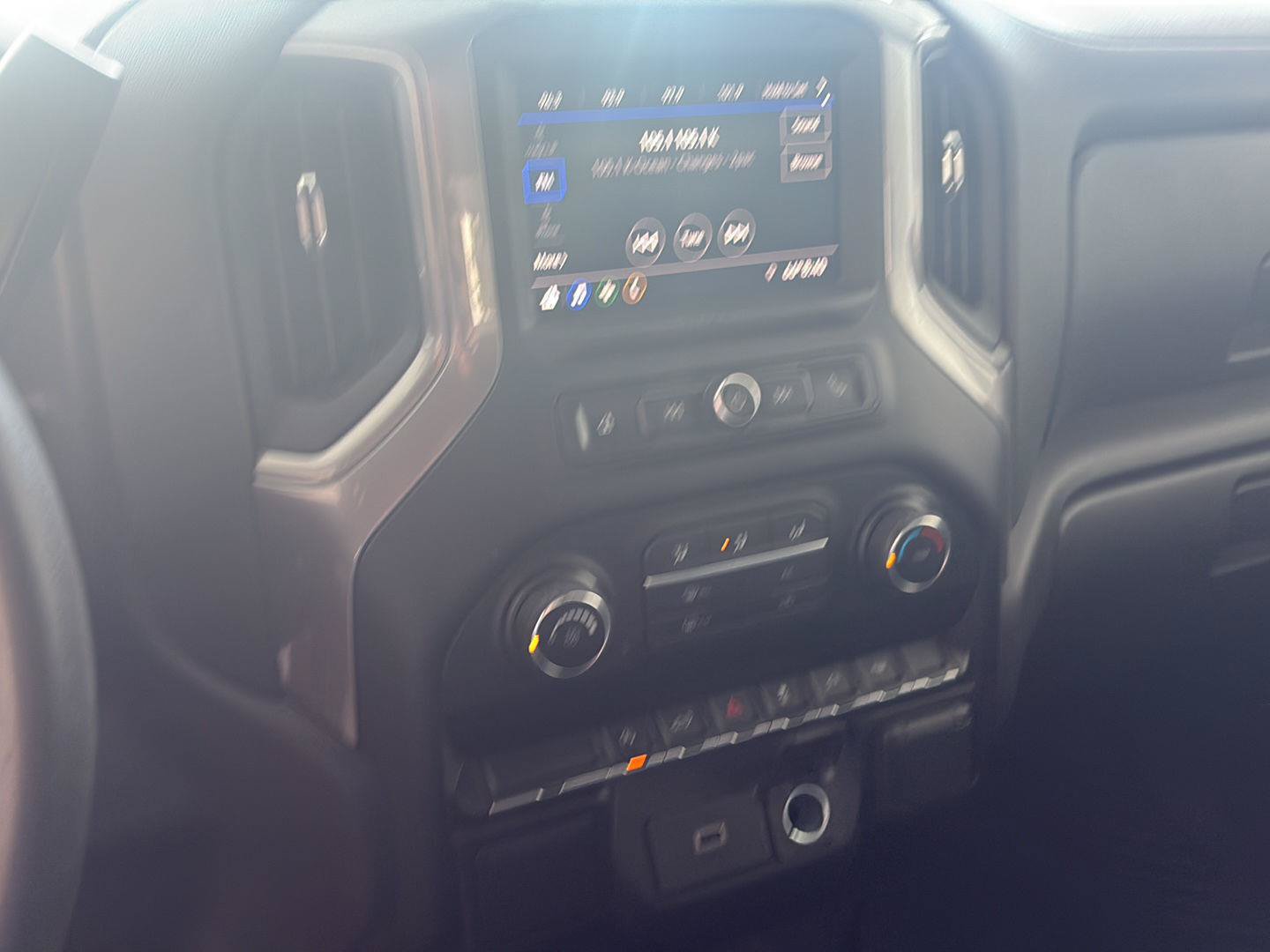 Used 2020 Chevrolet Silverado 1500 Custom w/ Custom Value Package RWD image 13