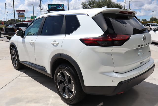 Used 2024 Nissan Rogue SV FWD image 6