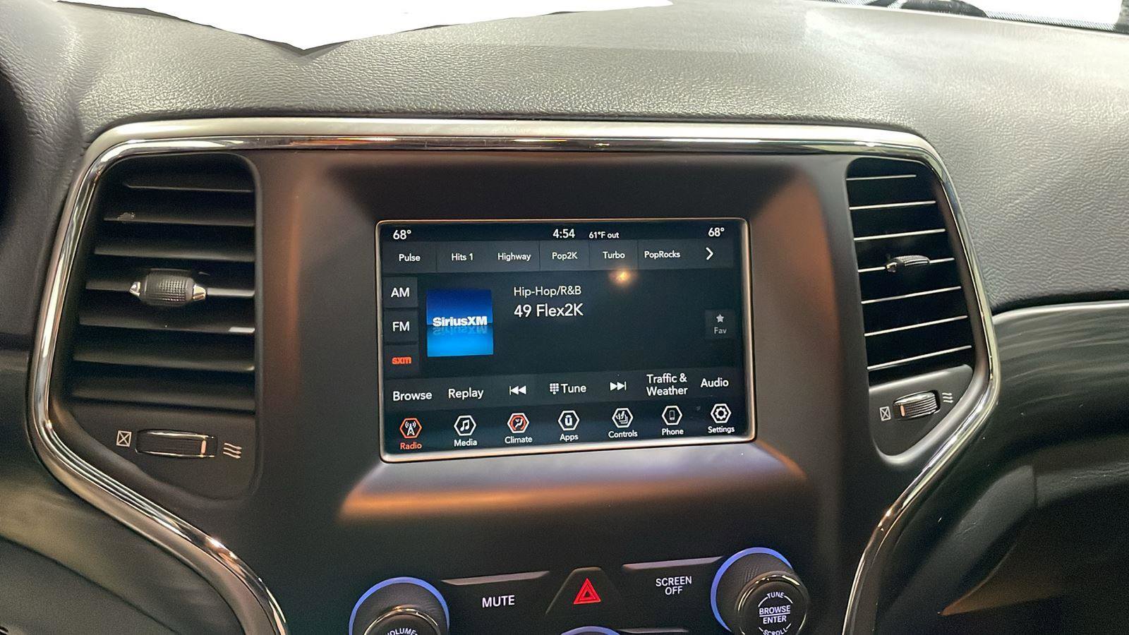 Used 2021 Jeep Grand Cherokee Laredo w/ Security & Convenience Group image 19