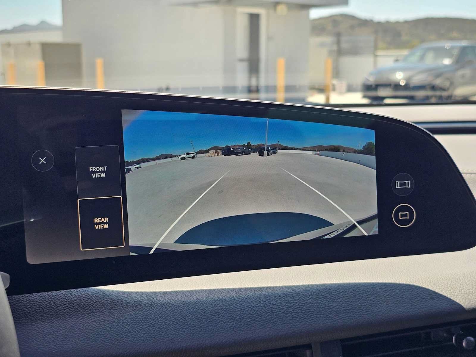 Used 2025 Lucid Air Touring AWD/4WD image 29