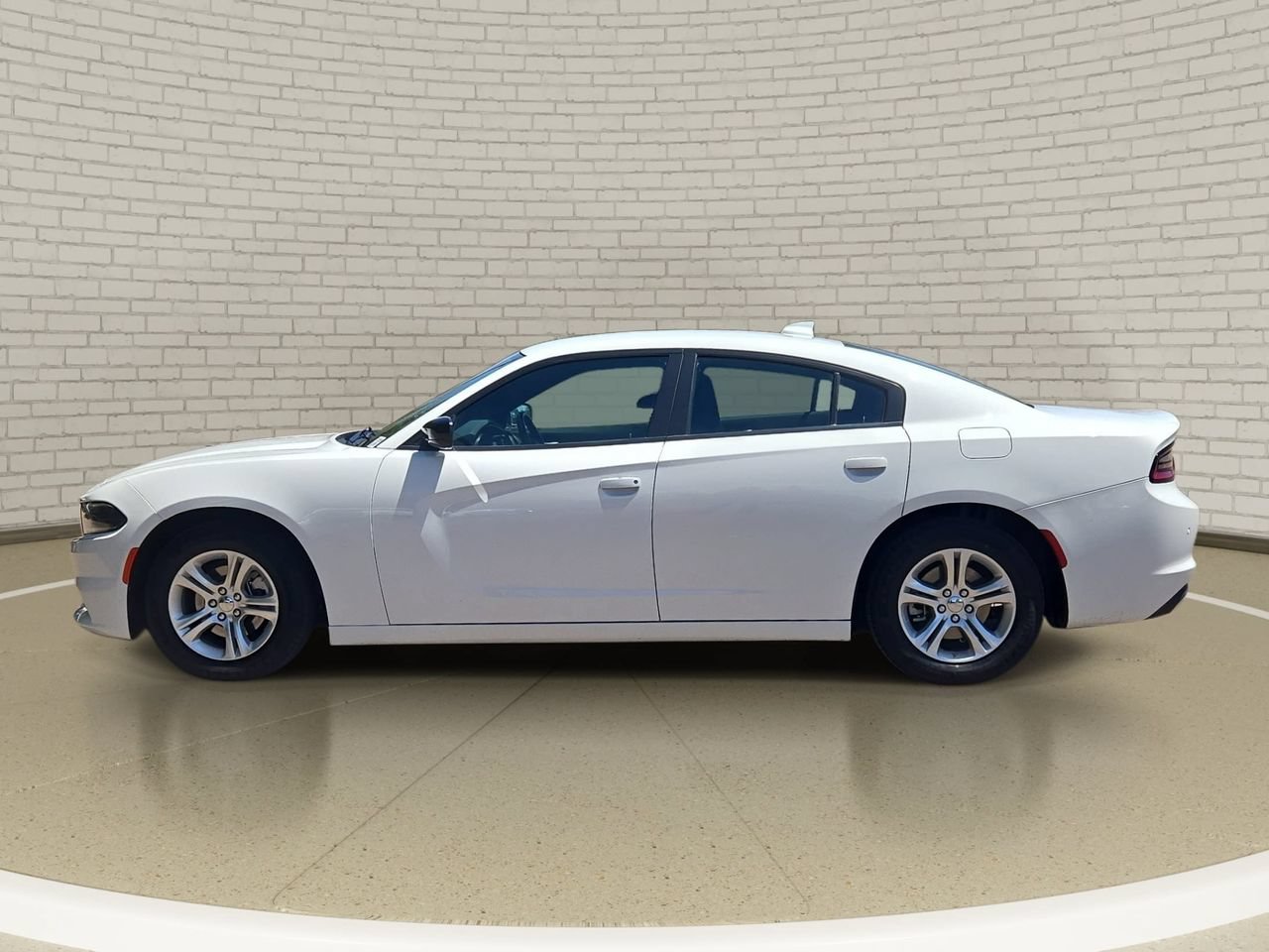 Used 2023 Dodge Charger SXT RWD image 8