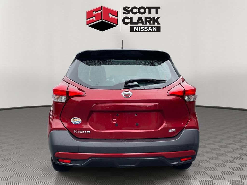 Used 2019 Nissan Kicks SR w/ SR Premium Package FWD image 5