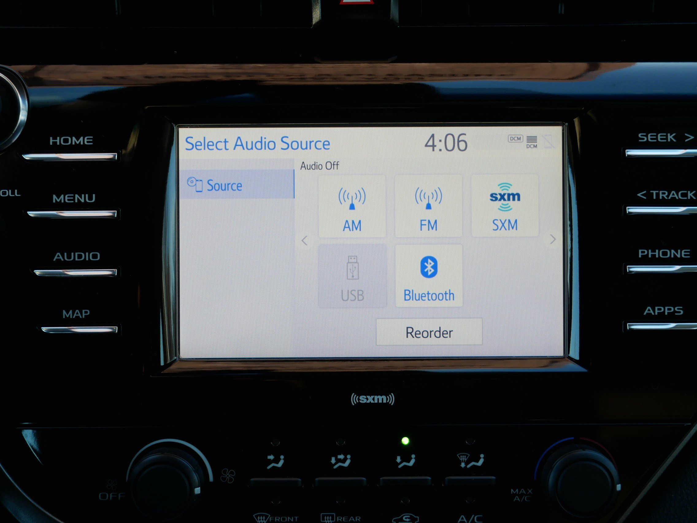 Used 2020 Toyota Camry LE image 22