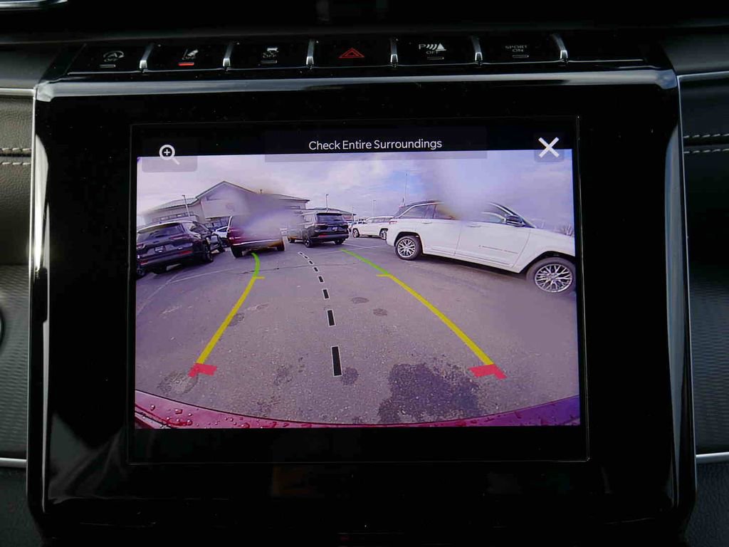 New 2025 Jeep Grand Cherokee Altitude image 33