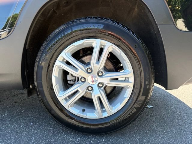 Used 2024 GMC Terrain SLE w/ LPO, Floor Liner Package FWD image 16