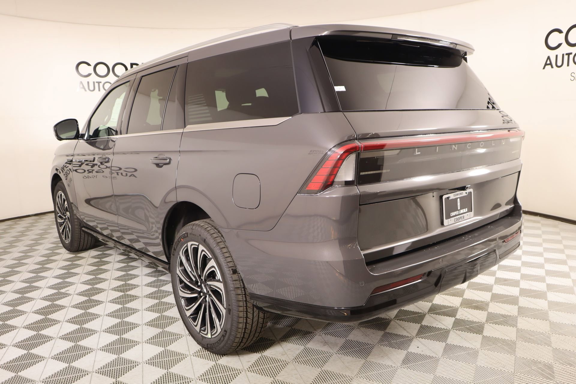 New 2026 Lincoln Navigator Black Label image 25