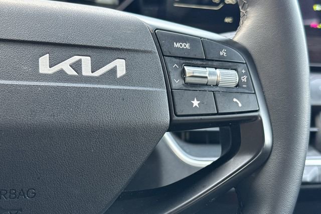 Certified 2025 Kia K4 EX image 30