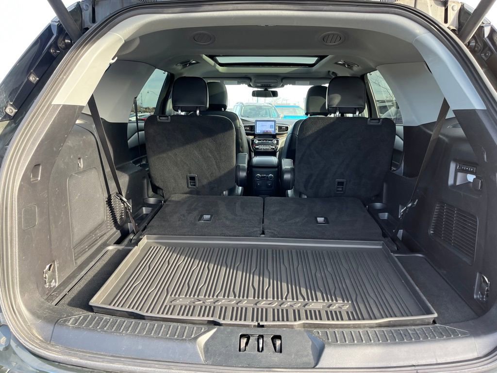 Used 2022 Ford Explorer Limited w/ Equipment Group 301A image 32