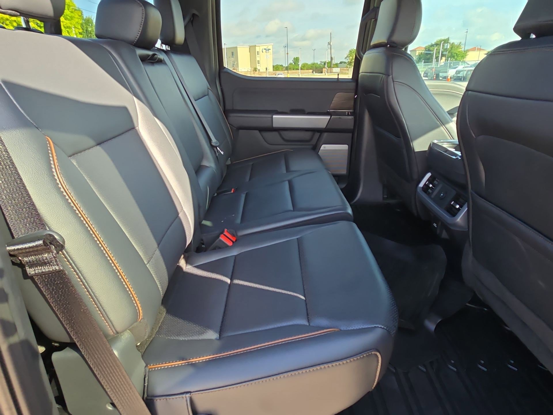 Used 2025 Ford F150 Lariat w/ Equipment Group 501A Mid AWD/4WD image 30