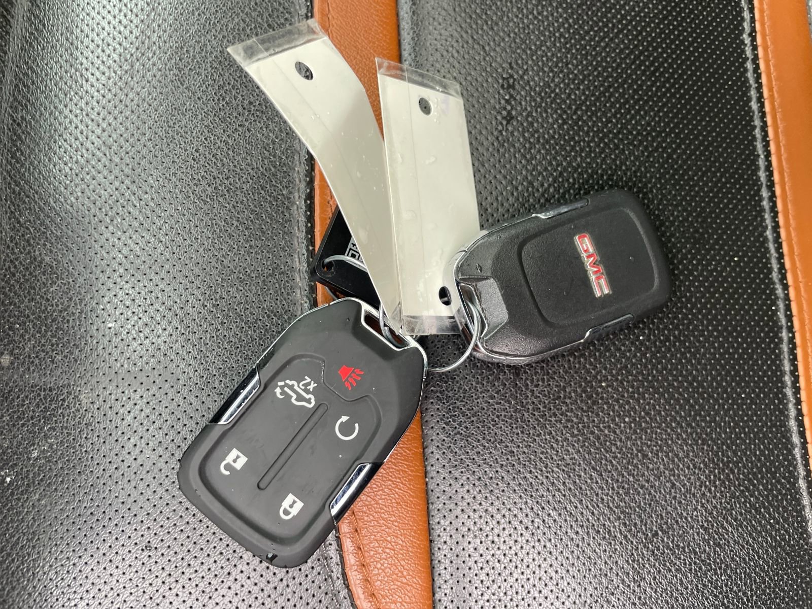 Used 2021 GMC Sierra 2500 AT4 w/ AT4 Premium Plus Package image 28