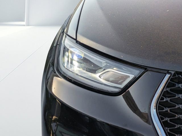 Used 2024 Chrysler Pacifica Touring-L image 8