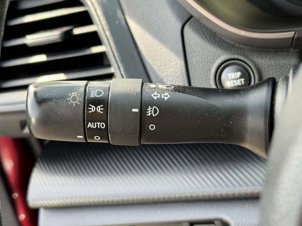 Used 2018 Subaru Crosstrek 2.0i Premium AWD/4WD image 24
