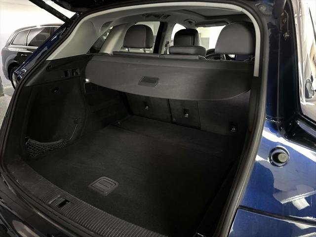 Used 2022 Audi Q5 2.0T Premium w/ Convenience Package AWD/4WD image 8