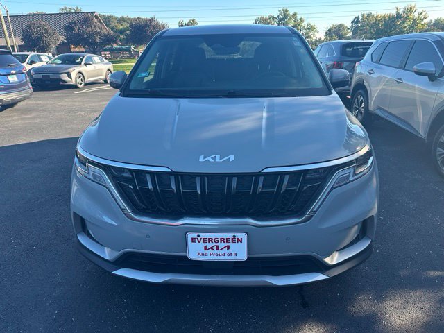 Used 2024 Kia Carnival EX FWD image 2