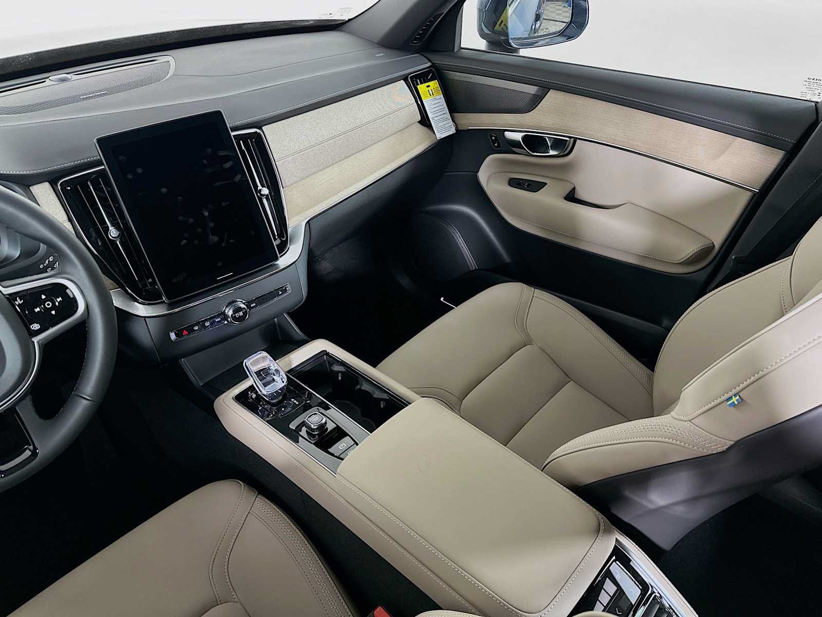 New 2026 Volvo XC90 B6 Plus w/ Protection Package Premier AWD/4WD image 21