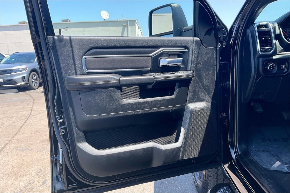 Used 2025 RAM 2500 Big Horn AWD/4WD image 21