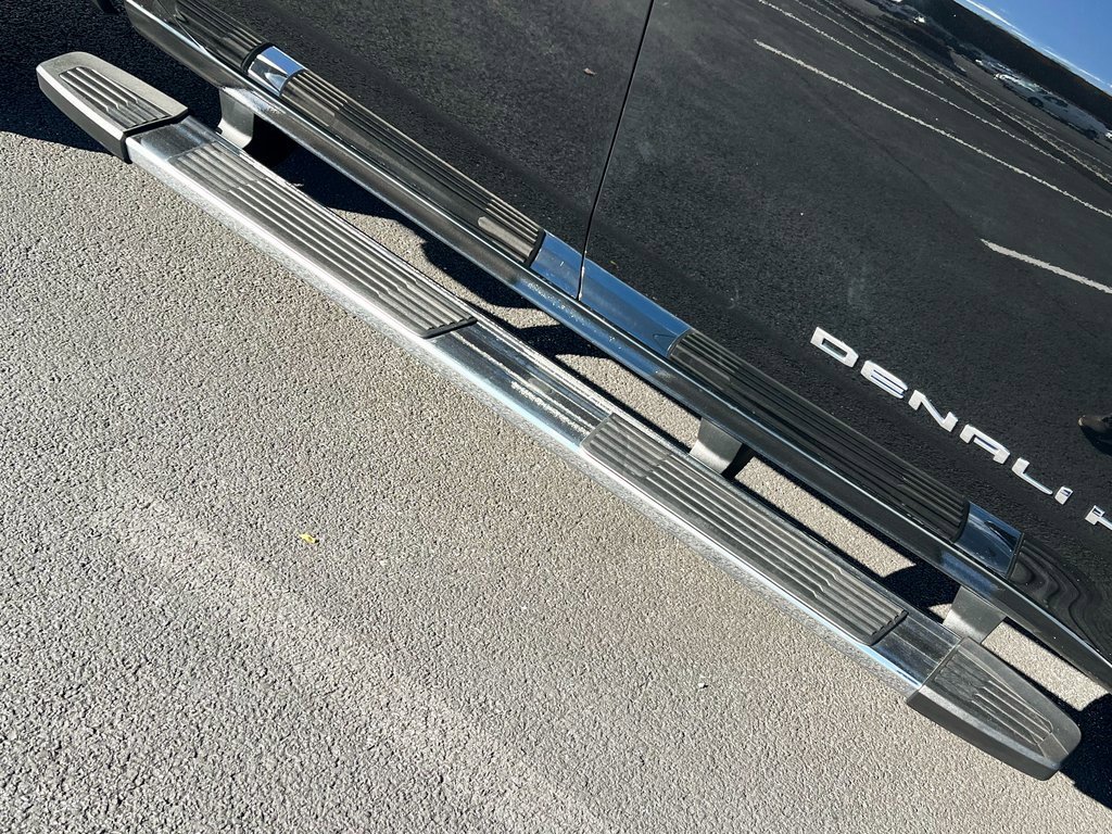 Used 2025 GMC Sierra 2500 Denali image 17