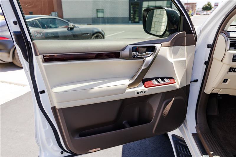 Used 2017 Lexus GX 460 Luxury AWD/4WD image 12
