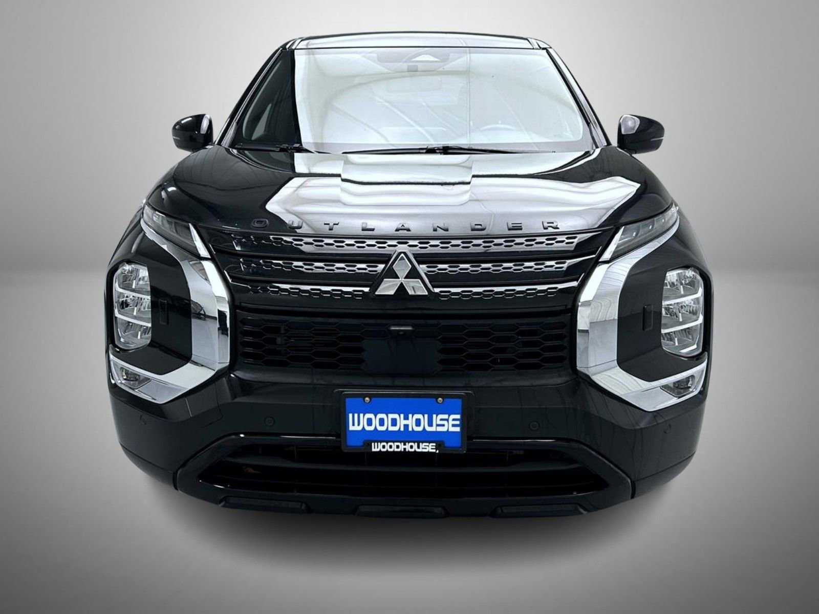 Used 2023 Mitsubishi Outlander SE Black Edition image 2