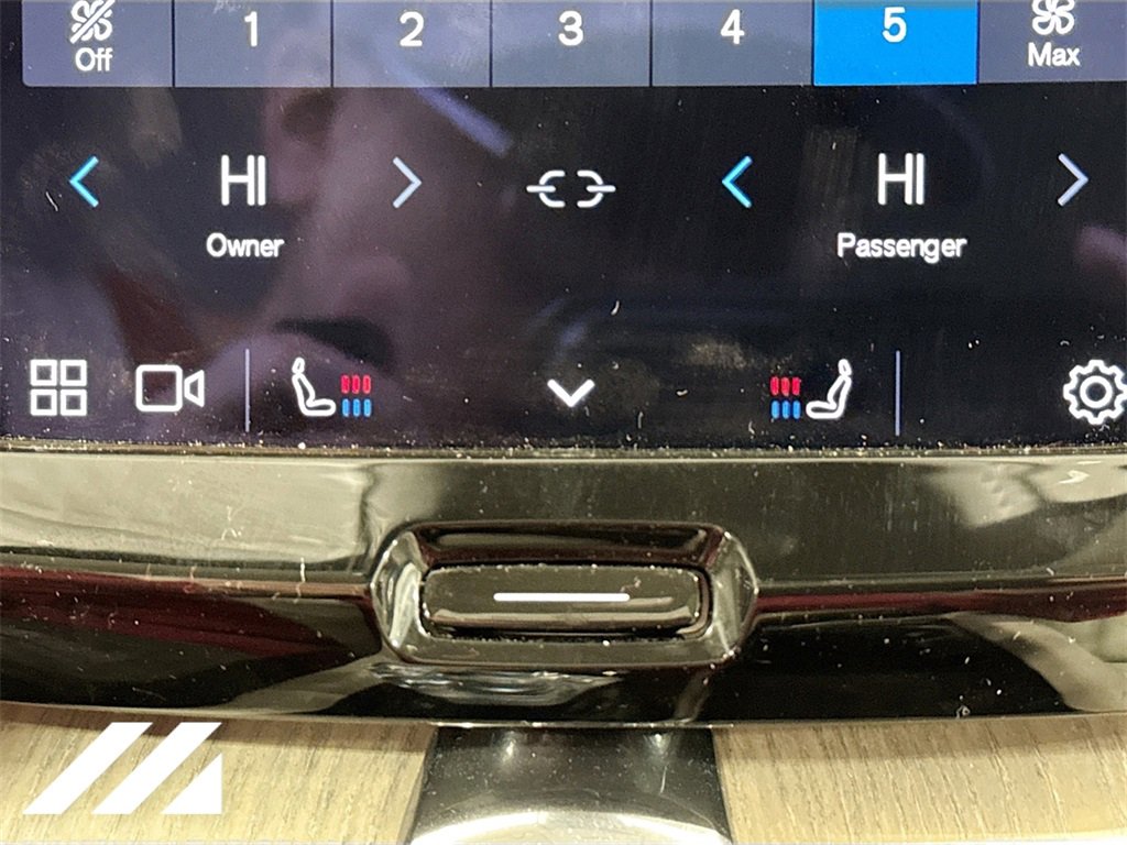 Used 2022 Volvo XC60 B6 Inscription w/ Advanced Package image 19