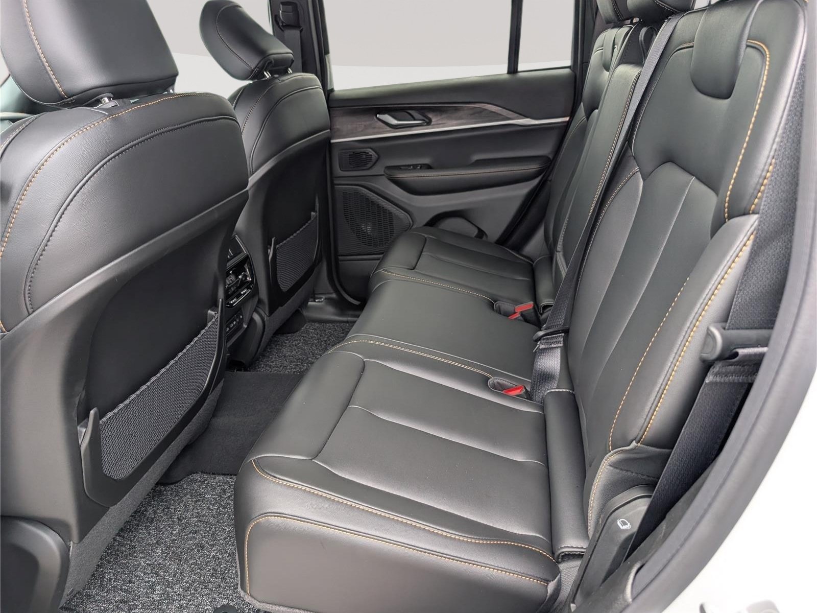 New 2026 Jeep Grand Cherokee Limited AWD/4WD image 10