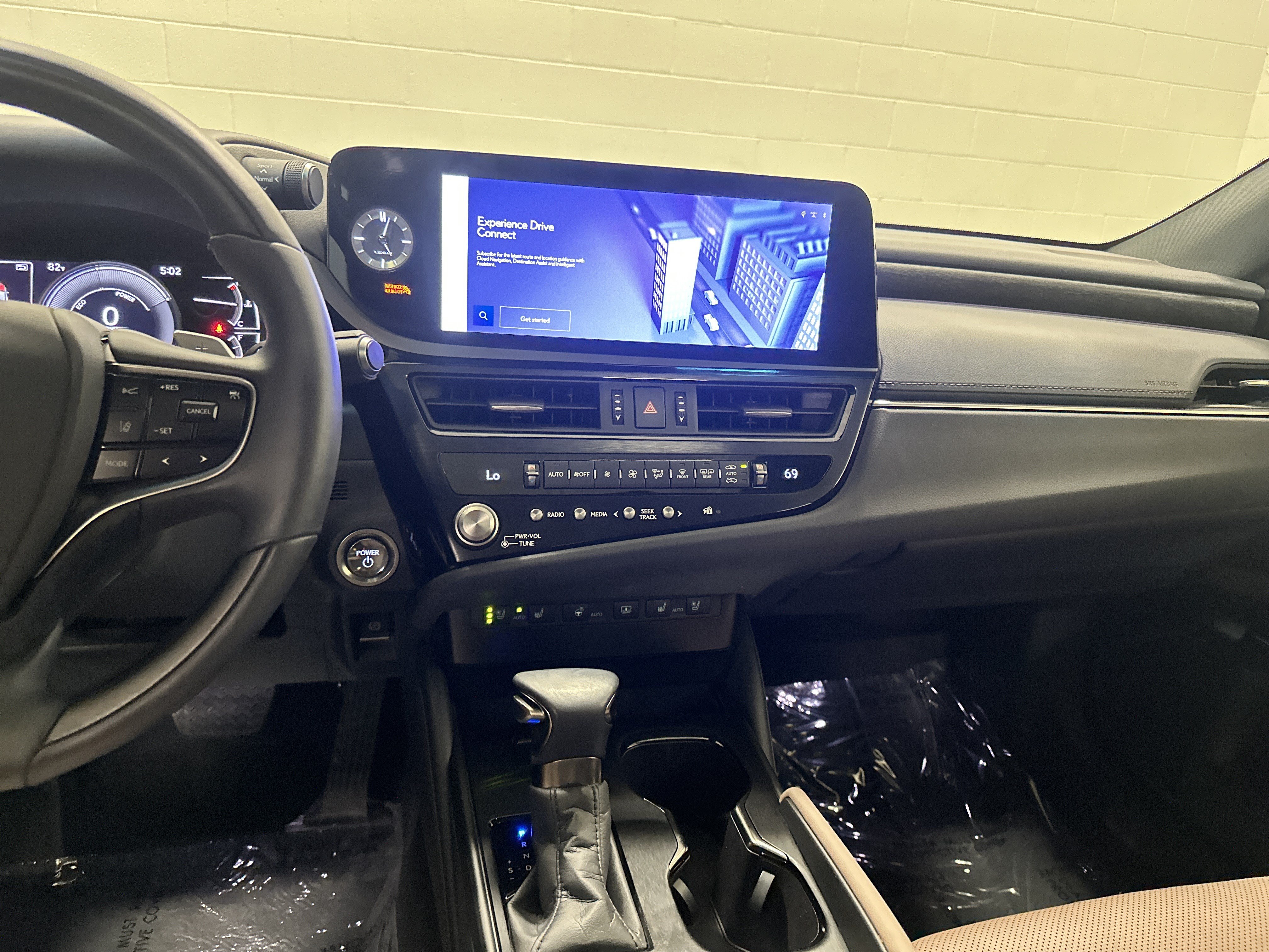 Certified 2024 Lexus ES 300h Ultra Luxury w/ Accessory Package (Z1) FWD image 30