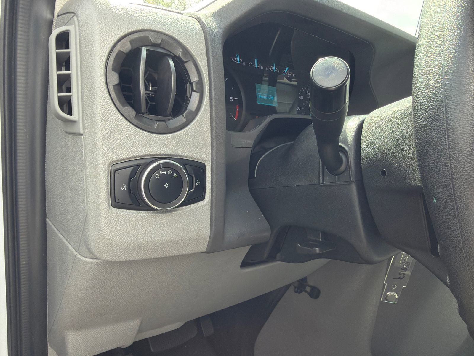 Used 2024 Ford E-350 and Econoline 350 Super Duty w/ Power Windows & Locks Group image 27