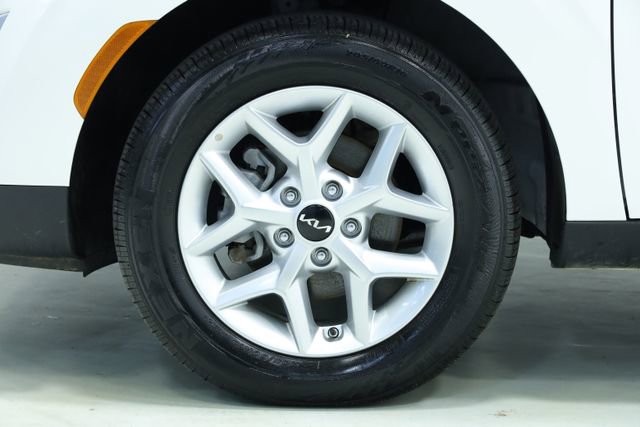 Used 2025 Kia Soul LX w/ LX Technology Package FWD image 8