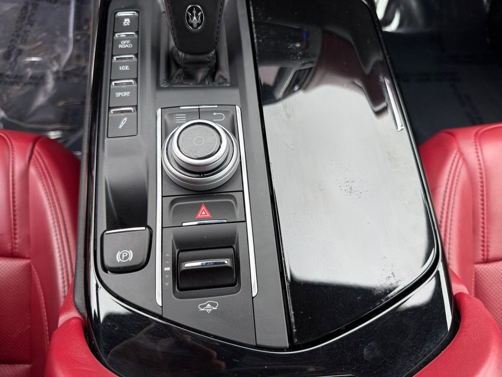 Used 2019 Maserati Levante S GranSport AWD/4WD image 21