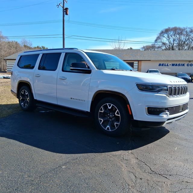 Used 2024 Jeep Wagoneer L Series III w/ Flexible Seating Group image 7