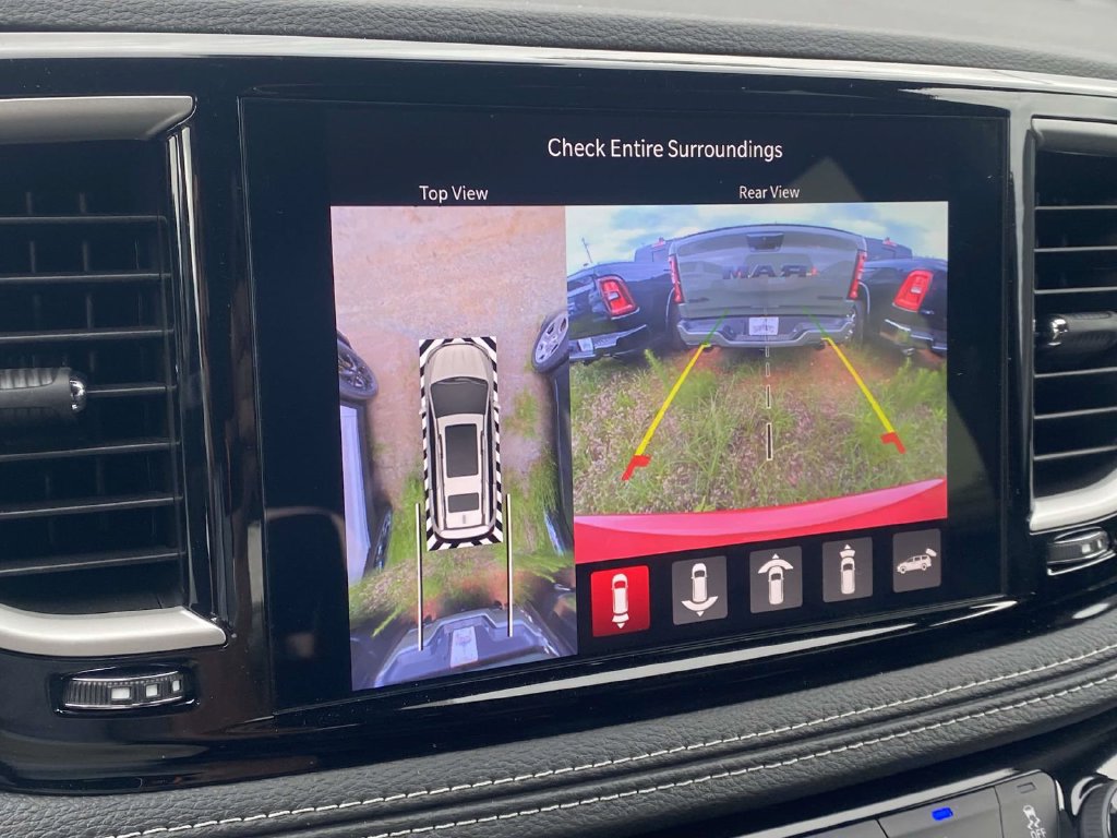 New 2027 Chrysler Pacifica Select FWD image 22
