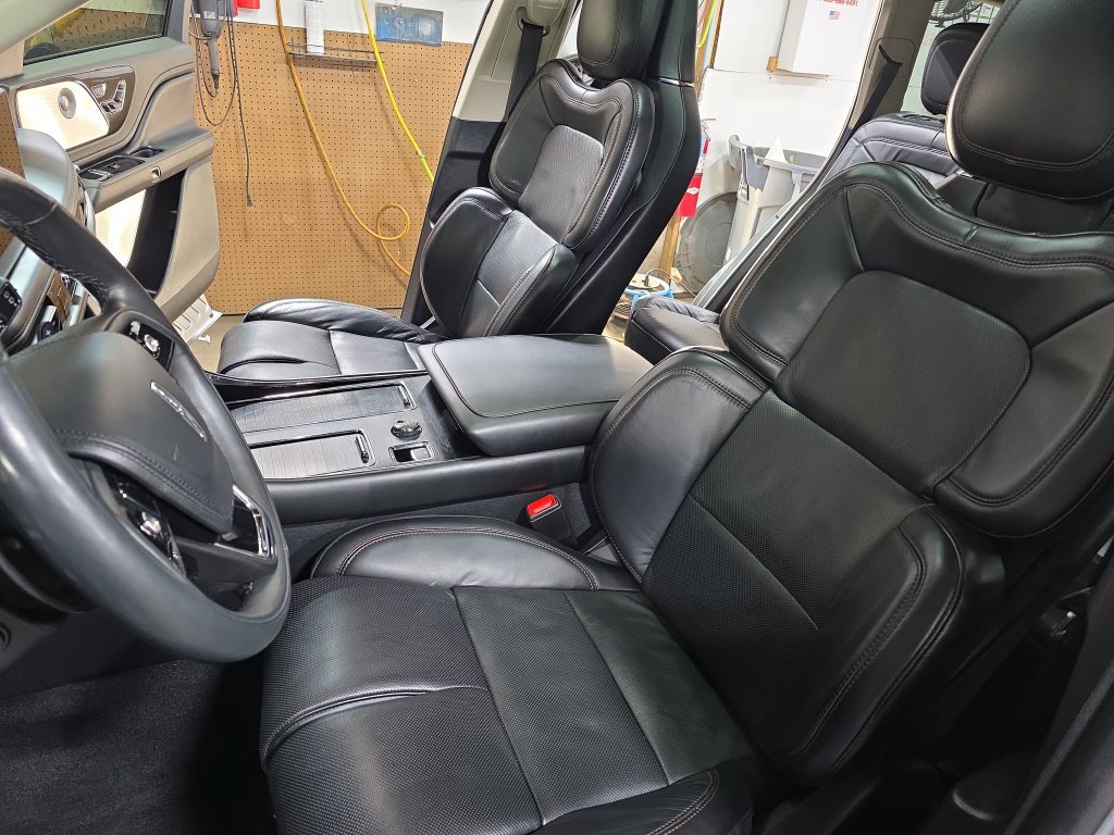 Used 2021 Lincoln Aviator Reserve w/ Equipment Group 201A AWD/4WD image 15