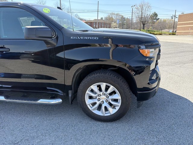 Used 2025 Chevrolet Silverado 1500 Custom image 4