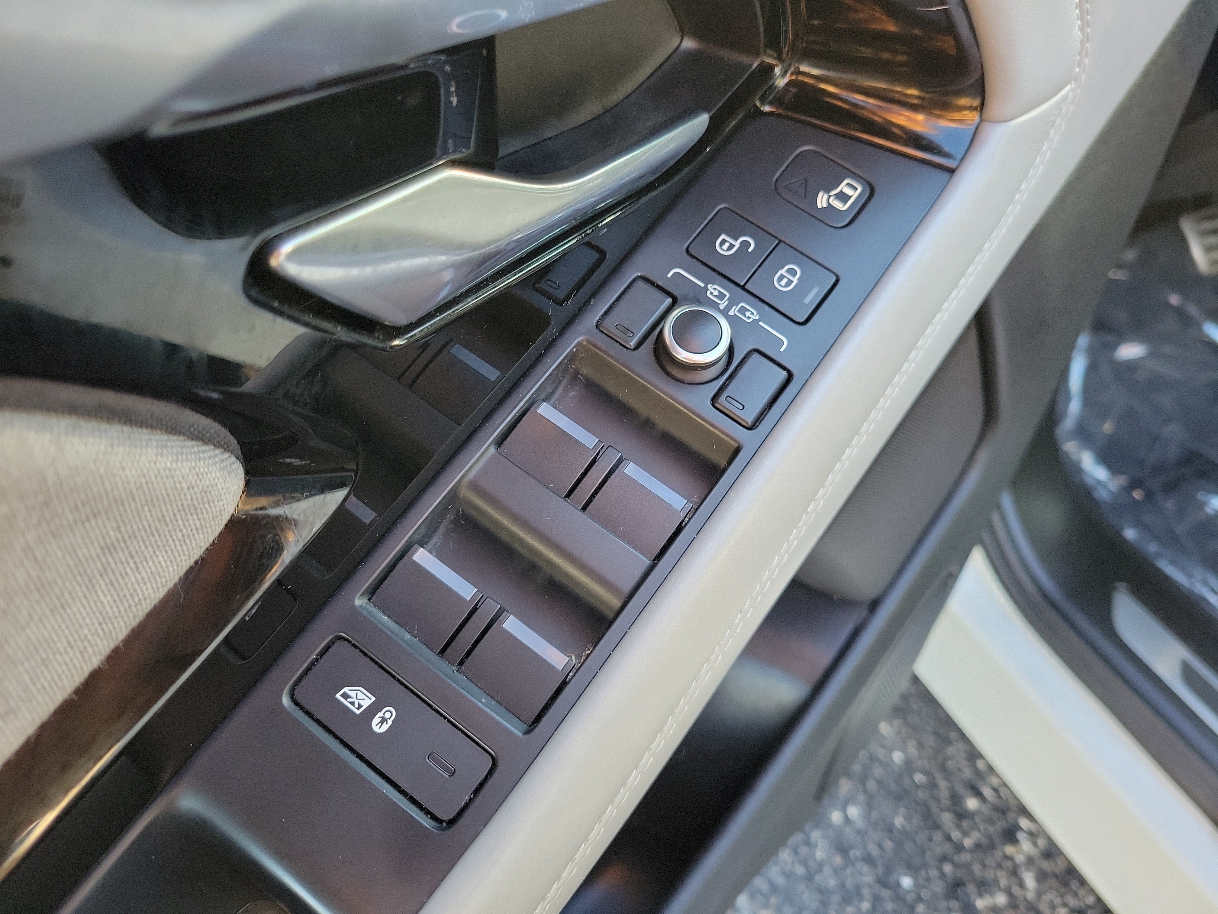 Used 2020 Land Rover Range Rover Evoque R-Dynamic HSE AWD/4WD image 22