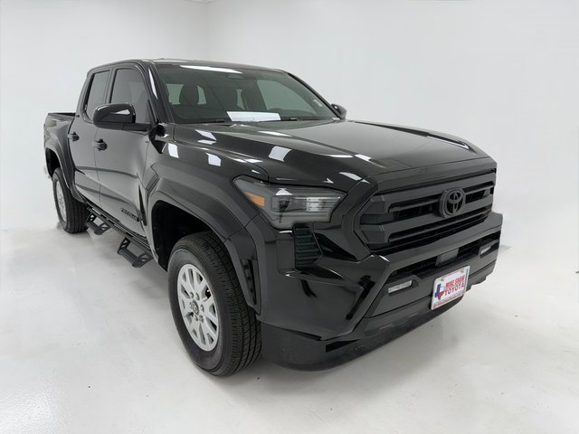 Used 2025 Toyota Tacoma SR5 image 2