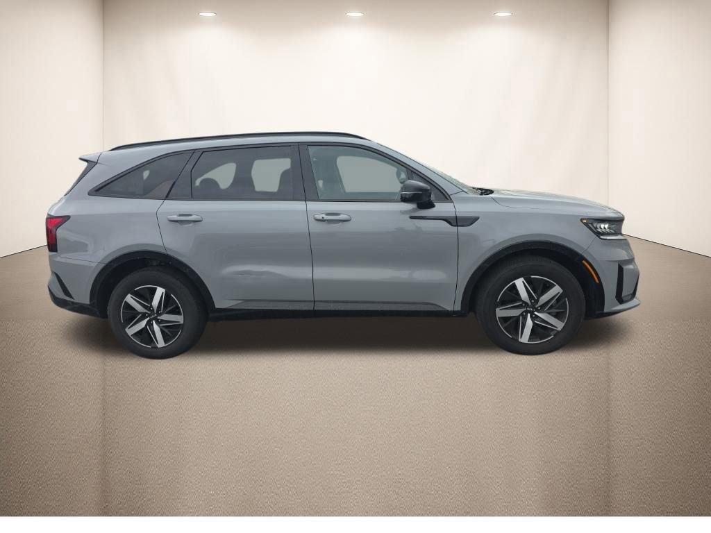 Used 2023 Kia Sorento EX w/ Panoramic Sunroof Package image 3
