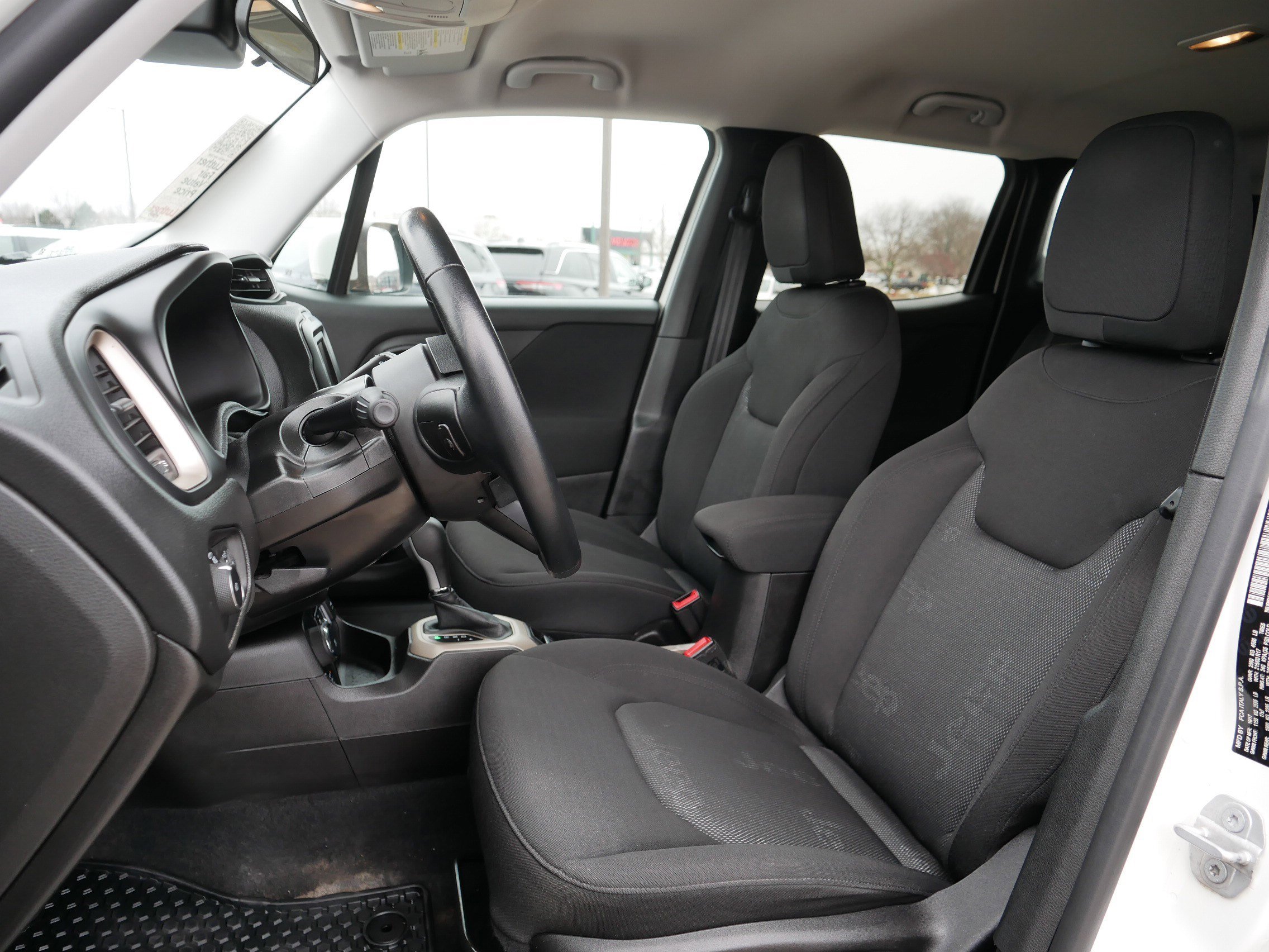 Used 2017 Jeep Renegade Latitude w/ Cold Weather Group image 35