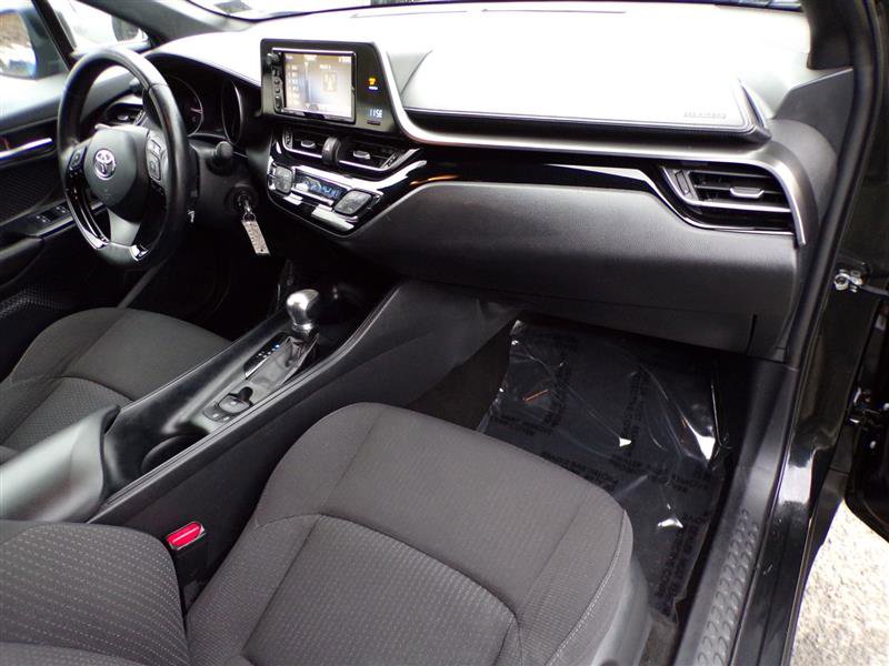 Used 2018 Toyota C-HR XLE image 19