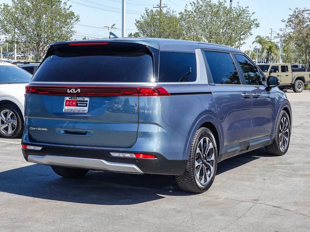 Used 2022 Kia Carnival EX FWD image 4