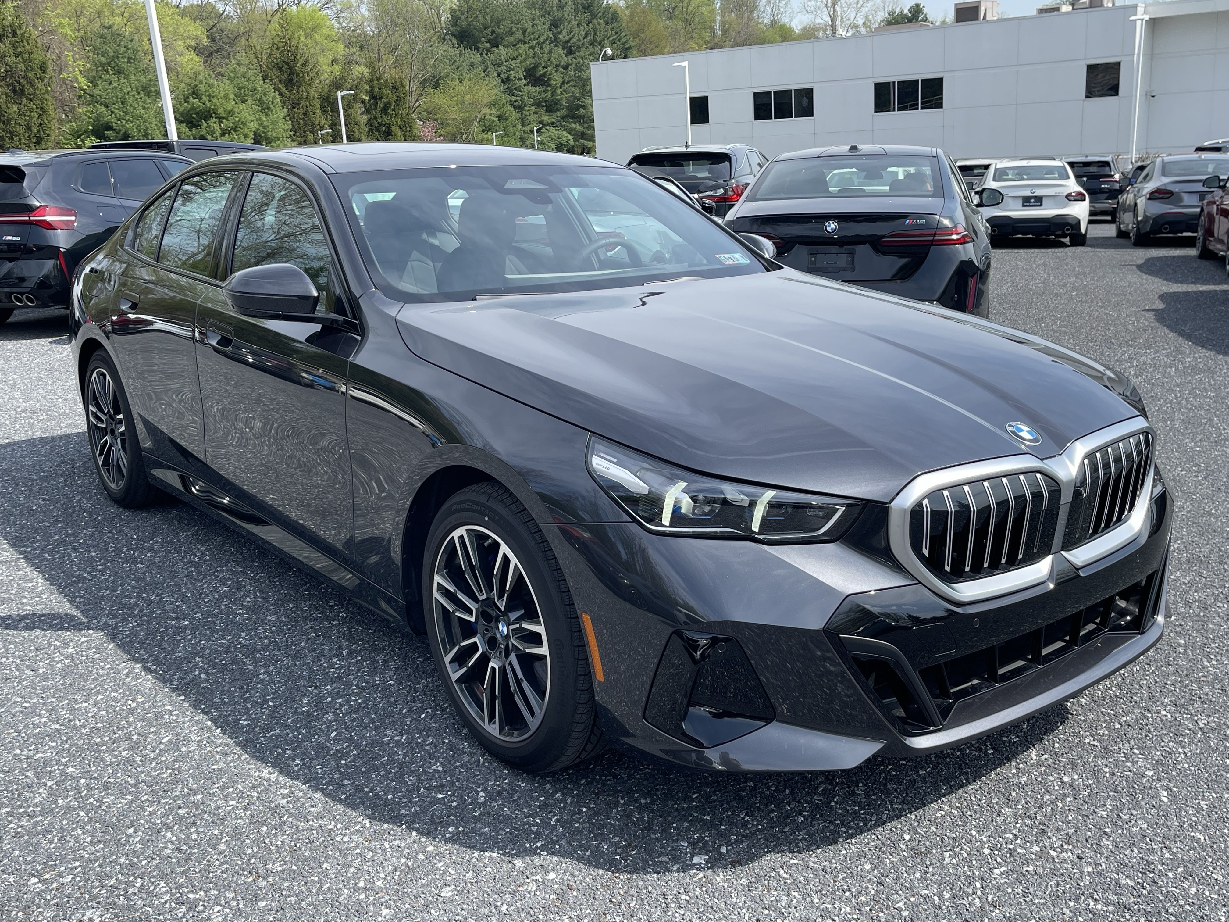 Used 2026 BMW 530i xDrive w/ M Sport Package AWD/4WD image 3