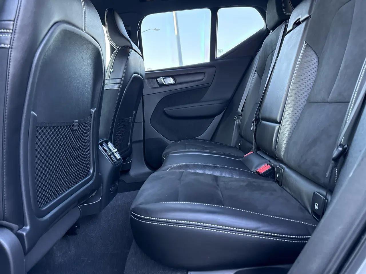 Used 2021 Volvo XC40 P8 Recharge w/ Climate Package image 24